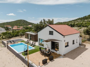 Luxury Villa The Rock